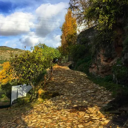 El Puente Cuevas del Becerro